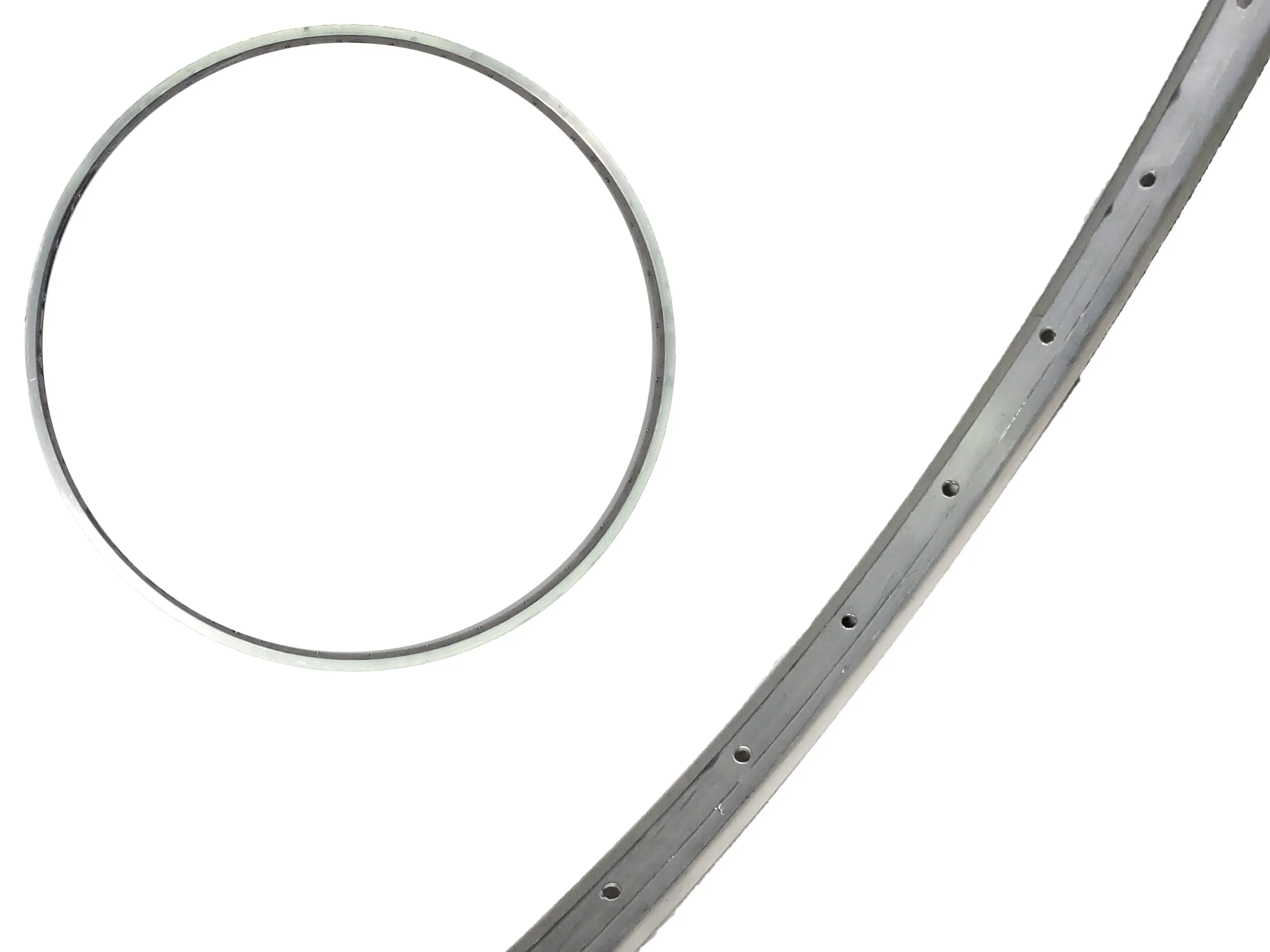 Llanta aluminio R. 24 - 26 TT.